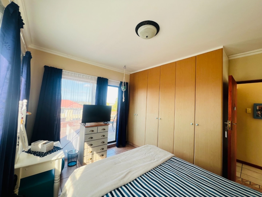 8 Bedroom Property for Sale in Rooi Rivier Rif Western Cape